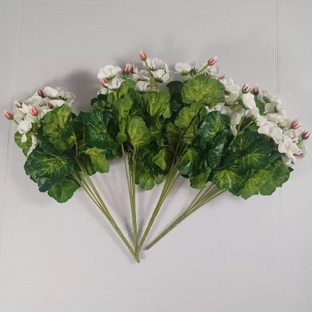 Mini Geraniums Artificial Faux Flowers -White -Set Of 4 -NEW -Floral Decoration